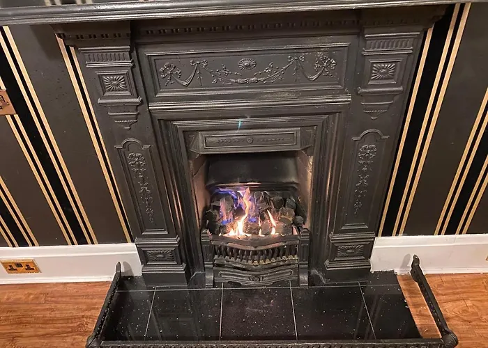 Mansion 8 Bedrooms In Private Gated Ave Huge Garden Hot Tub Free Sauna Up To 23