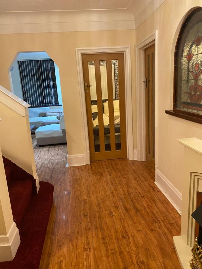 Mansion 8 Bedrooms In Private Gated Ave Huge Garden Hot Tub Free Sauna Up To 23
