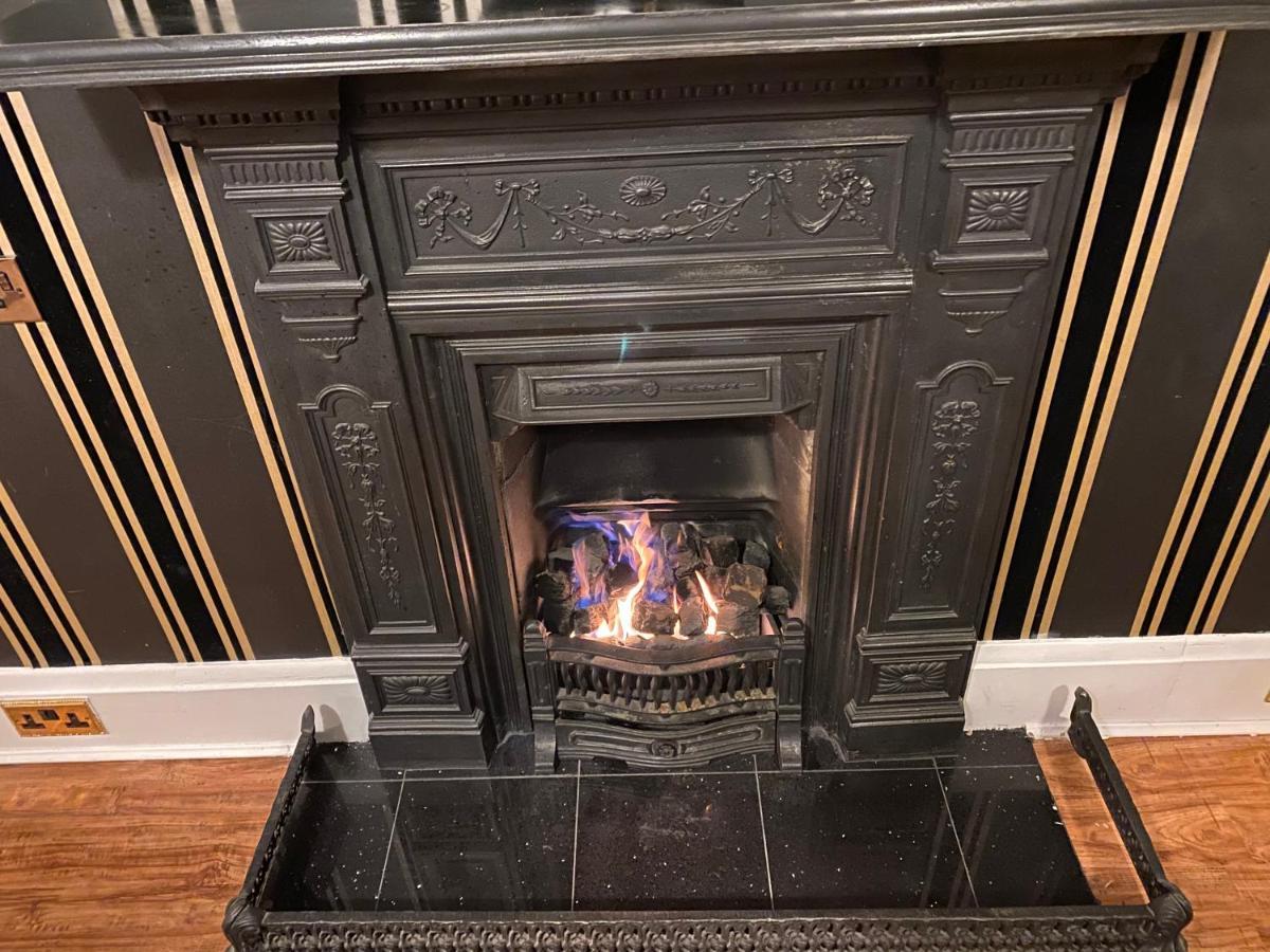 Mansion 8 Bedrooms In Private Gated Ave Huge Garden Hot Tub Free Sauna Up To 23