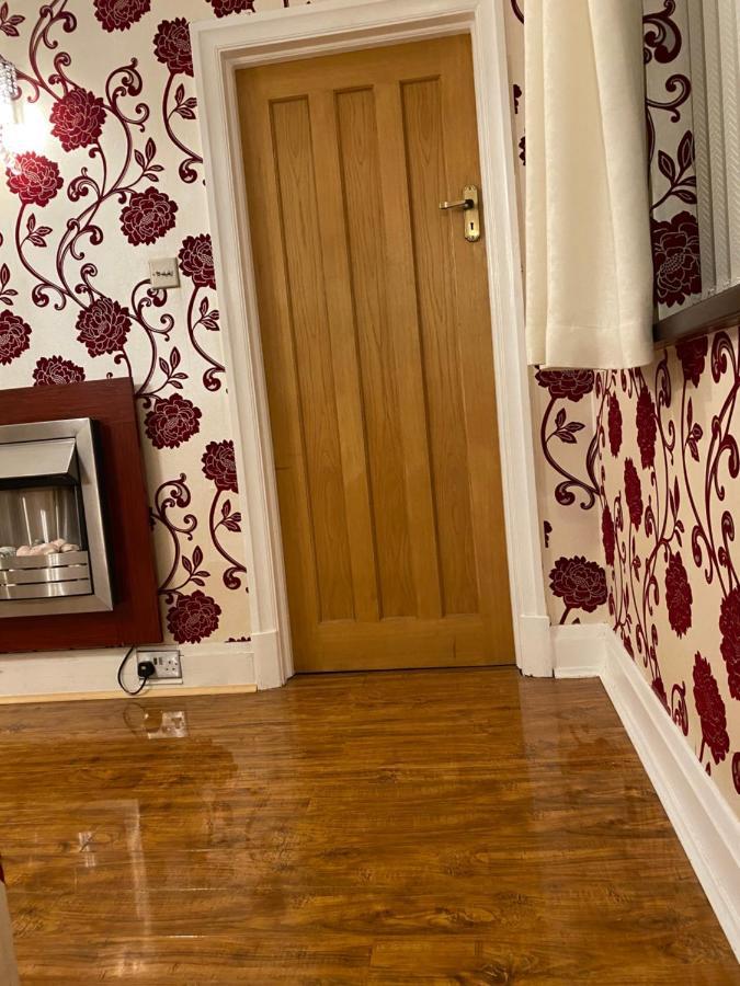 Mansion 8 Bedrooms In Private Gated Ave Huge Garden Hot Tub Free Sauna Up To 23