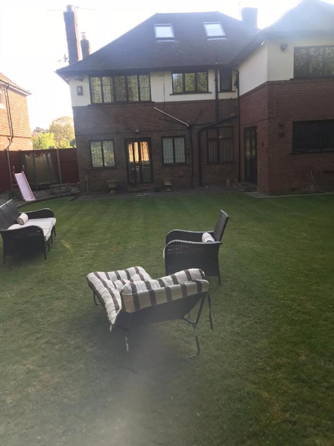 Mansion 8 Bedrooms In Private Gated Ave Huge Garden Hot Tub Free Sauna Up To 23 Casa de Férias